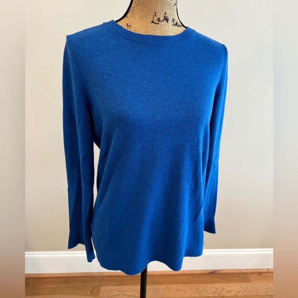 Talbots scoop neck sweater cobalt blue lambswool/nylon  size medium EUC